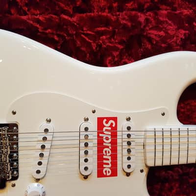 Fender Supreme Stratocaster Limited Edition Rare Collectible White Strat image 7