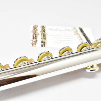 Mint Pearl 795 Elegante Semi-Pro Open Hole Flute Inline G & B Foot Sterling (MSRP $4069.99) image 10