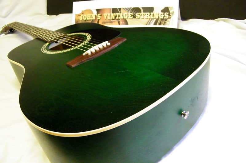 Art & Lutherie Wild Cherry 2000's Satin Forest Green | Reverb
