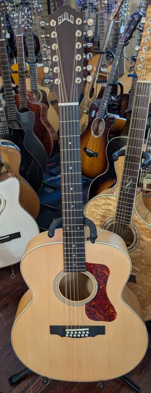 Guild F-2512E