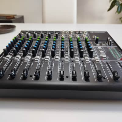 Mackie 1402VLZ4 14-Channel Mic / Line Mixer 2014 - Present - Black image 2