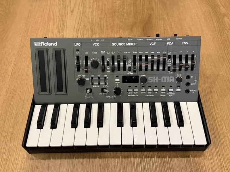 Roland SH-01A Boutique Series Monophonic Synthesizer Module W/ Roland K-25M Kybd