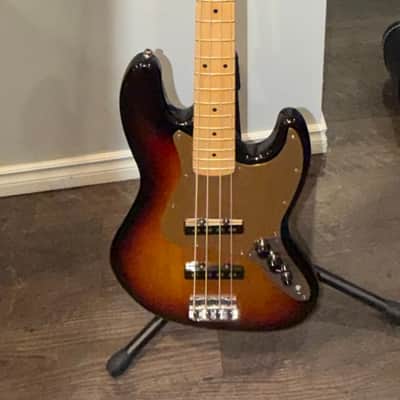 Fender American Series Jazz Bass with Maple Fretboard 2000 - 2007 - 3-Color Sunburst image 1