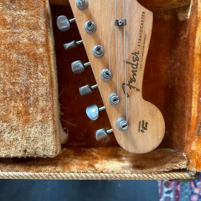 Fender Stratocaster with tremolo, left handed 1959 - 3-color sunburst image 4