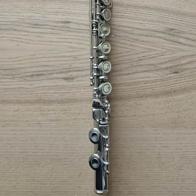 Yamaha YFL-22N Flute – Made in Japan – Fully Working – With Case image 3