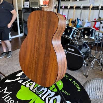 Martin Limited Edition 2002 Hawaiian Auditorium #51 of 500 W/Hardshell Case image 9