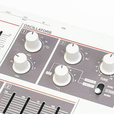 UDO Super 6 Desktop Hybrid Polyphonic Synthesizer with Box Rack Ears Bag image 7