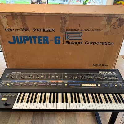 Roland Jupiter 6 w Europa Mod