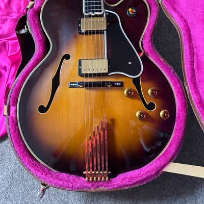 Gibson Custom Historic Super V CES 1986 - 1993 - Sunburst image 1