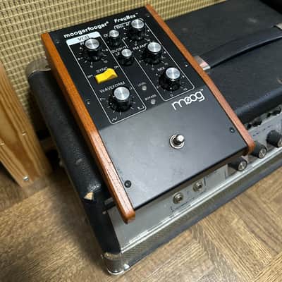 ギター Moog Moogerfooger MF-107 FreqBox Moog Moogerfooger MF-107 FreqBox | Reverb