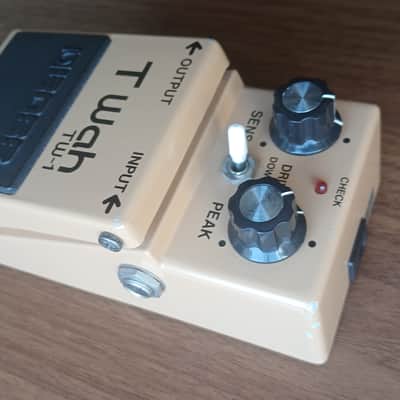 Boss TW-1 T Wah (Black Label) 1977 - 1989 - Yellow image 5