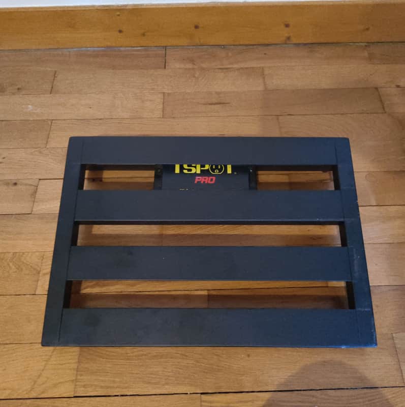 Pedaltrain Classic JR Pedalboard w/ Deluxe Soft Case & Truetone 1 SPOT Pro CS7 Power Supply image 1