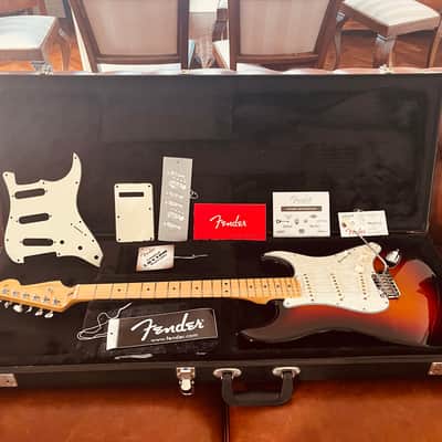 Fender 60th Anniversary Commemorative American Standard Stratocaster with Maple Fretboard 2014 - 2-Color Sunburst image 5