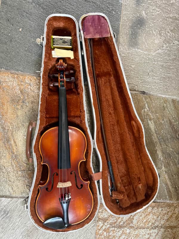 Violin, 1/2 size. with case and bow. For 6- 8 years old image 1