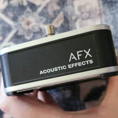 Fishman AFX Reverb 2010s - Silver with Yellow image 4
