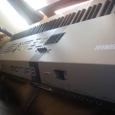 Yamaha Motif 8 88 Key Synthesizer - Fast, Safe, Shipping image 3