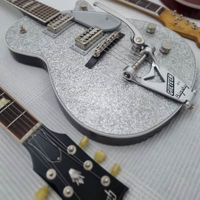 Gretsch G6129T-89 Vintage Select '89 Sparkle Jet with Bigsby 2021 - Present - Silver Sparkle image 2