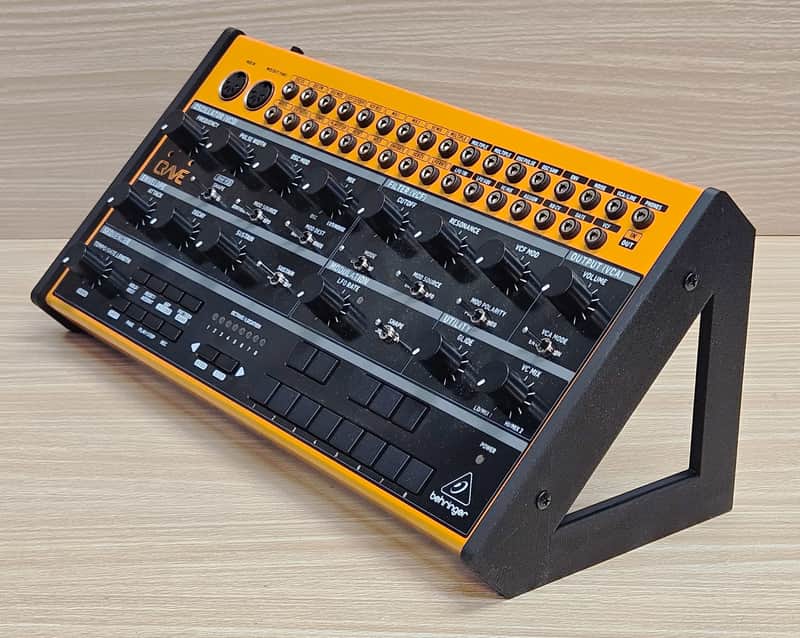 Immagine The Analog Source 45 Degree Angled Desktop Stand For Behringer Crave Edge Grind Spice Synthesizer - 1