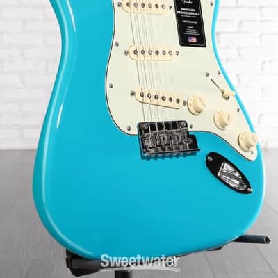 Fender American Professional II Stratocaster - Miami Blue with Rosewood Fingerboard (StratAP2RMBd1) image 6