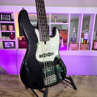 Alleva Coppolo LG5 Standard in Black Micro Flake Metallic: White Pickguard, Indonesian Rosewood Fingerboard & AC In-House 60s Pickups image 6
