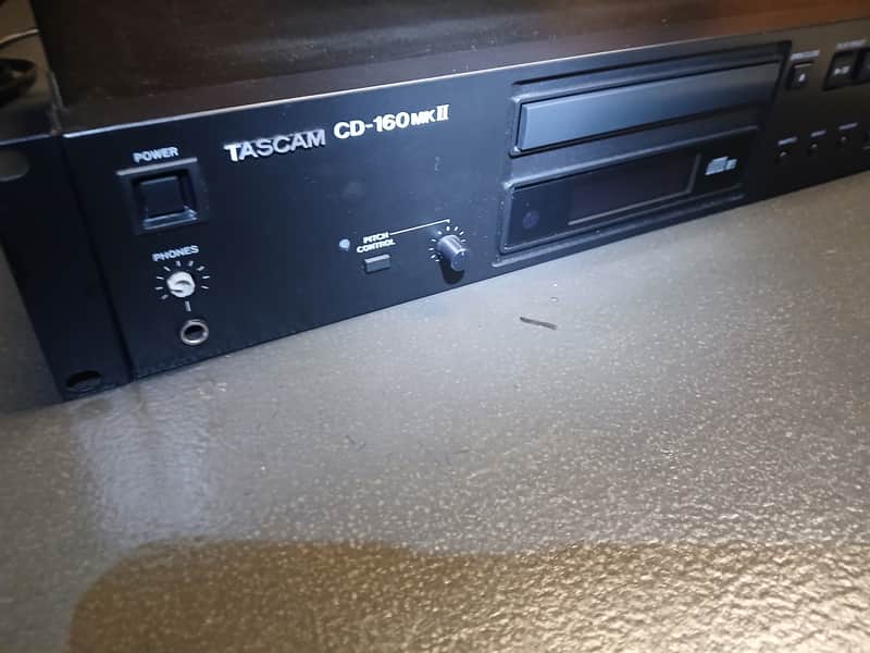 TASCAM CD-160 MkII 2008 - Black image 1