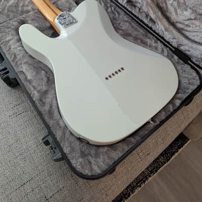 Fender American Ultra II Telecaster with Maple Fretboard 2024 - Present - Avalanche image 4