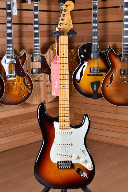 Fender Stratocaster American Professional II V 3 Tone Sunburst image 1