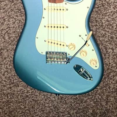 2020 Fender Vintera '60s Stratocaster   with Pau Ferro   Fretboard electric guitar Ice Blue Metallic image 1