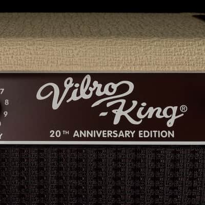 Pre Owned 2013 Fender 20th Anniversary Edition Vibro-King Blonde Guitar Amp Combo image 7