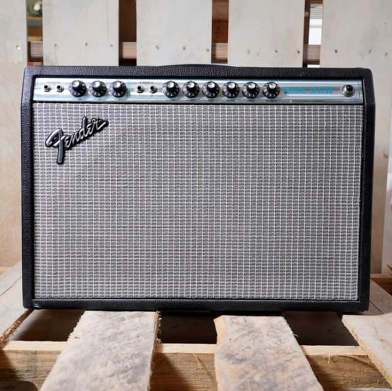 Fender Deluxe Reverb 22W Tube Guitar Combo Amp image 1