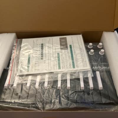 Arturia MiniLab MkII 25-Key MIDI Controller image 2