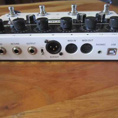 Mooer Preamp LIVE 2018 - White image 4