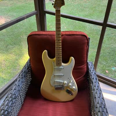 Fender 2015 Fender Yngwie Malmsteen Signature Stratocaster 2015-2016 - Vintage White image 2