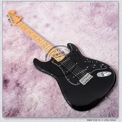Fender  Limited Edition Vintage 70s Hardtail Strato 017-0177-306 image 2