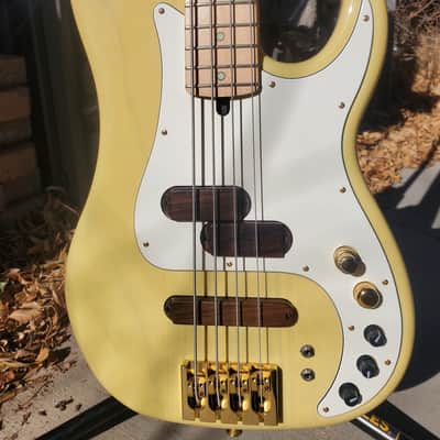Xotic XPJ-1T Bass Guitar with Case image 9