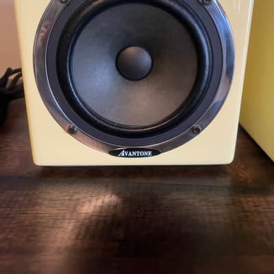 Avantone Pro Active MixCubes (Pair) 2011 - Present - Buttercream image 5