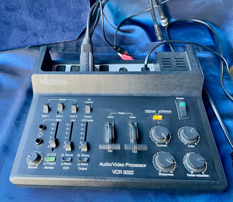 VIVANCO VCR 3022 Audio/Video Processor 1990-1995 - Black image 1