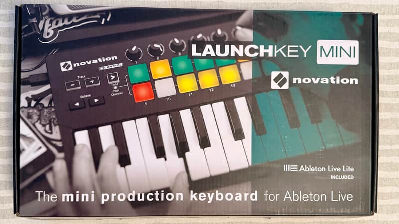 Novation Launchkey Mini MKII MIDI Keyboard Controller 2015 - 2019 - Black imagen 1