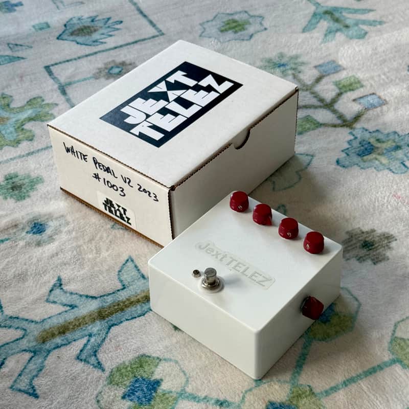 Jext Telez White Pedal Overdrive and Fuzz V2 (White with Red Knobs) image 1
