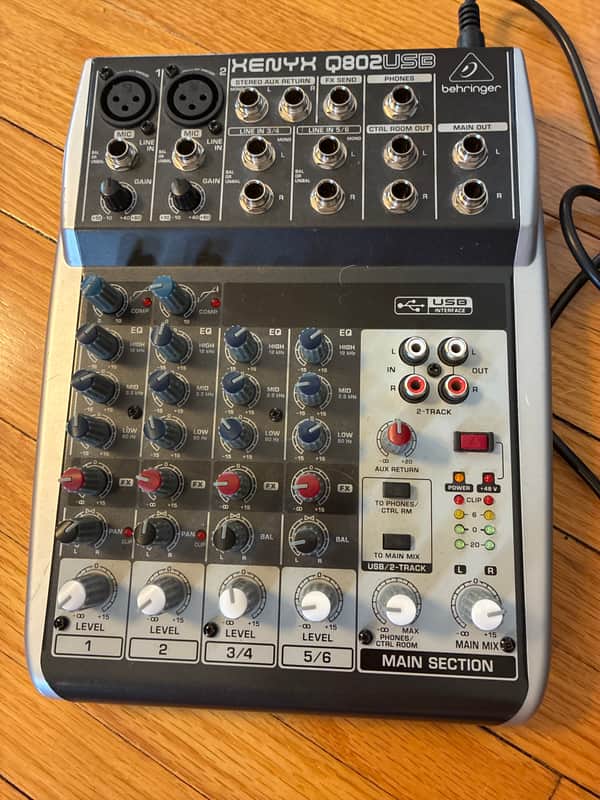 Behringer Xenyx Q802USB 8-Input Mixer with USB
