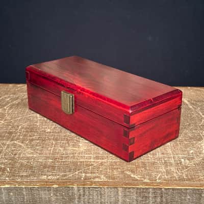 This Royer R-121 is in great shape and super clean and no scratches. It comes with its original wood case, dust cover, and a clip. Everything works perfectly fine. Great sound. I can ship worldwide. Local pick up in Nashville available. image 10