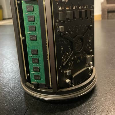 Apple Mac Pro 2013 image 3