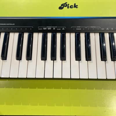 Alesis Q49 MKII 49-Key USB MIDI Keyboard Controller 2021 - Present - Black image 2