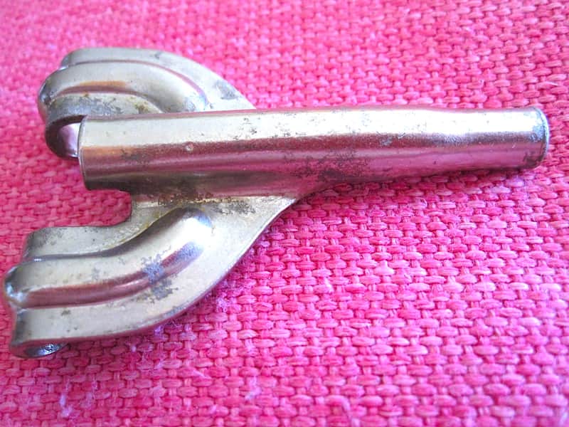 Slingerland Threaded Claw, Long - Vintage (USED) image 1