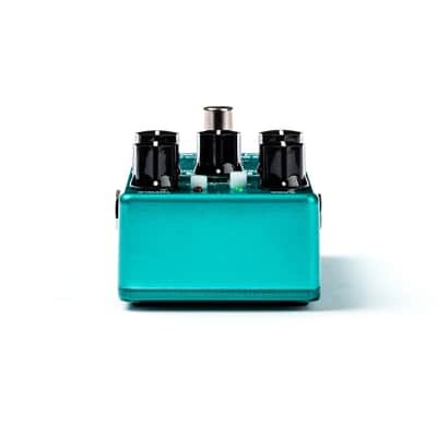 MXR M83 Bass Chorus Deluxe - Guitar Effect Pedal image 5