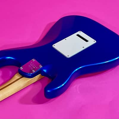 Fender American Ultra Stratocaster 2022 - Cobra Blue image 16