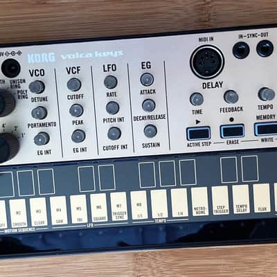 Korg Volca Keys, compact 3 voice analog synthesizer and sequencer synth Excellent Condition image 2