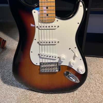 Fender MIM Player Strat 2020 - 3 color Sunburst image 1