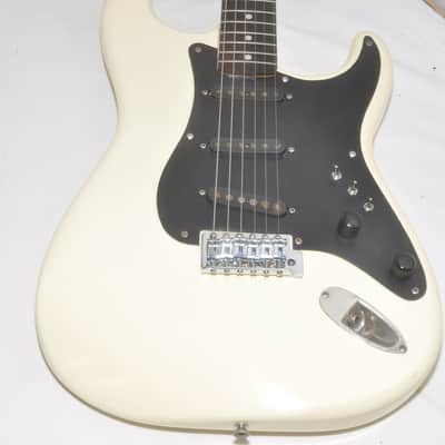 GRECO SE600J Stratocaster  Electric Guitar Ref. No 6933 image 3