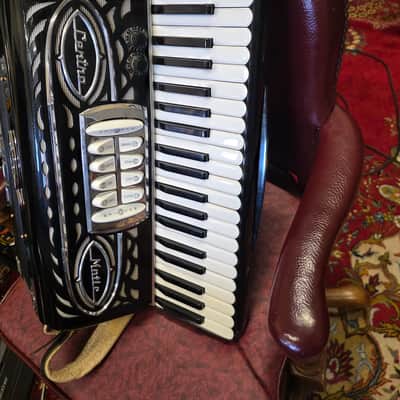 International Centromatic Piano Accordion 41/120 W Case And Straps image 2